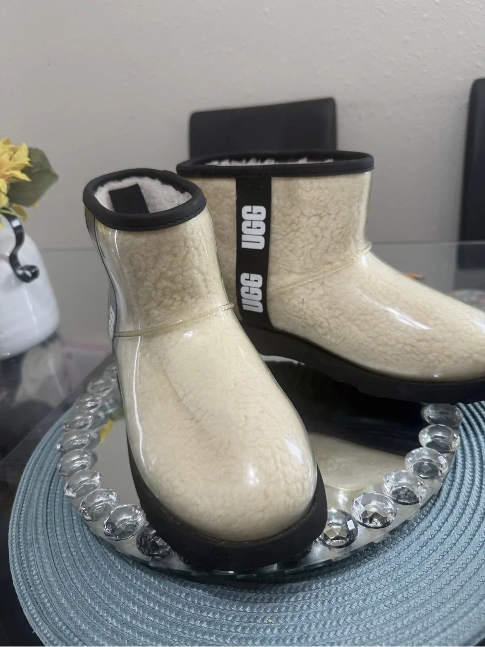 UGG Kids Short Shearling Boot — Beige with Black Trim
